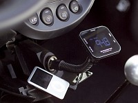 auvisio Universeller FM-Transmitter "Flexicube" für MP3-Sound im Auto